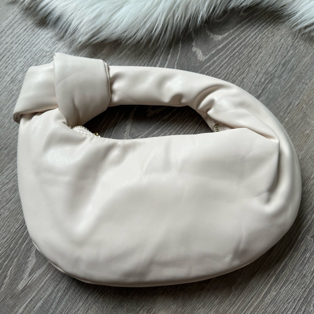 👛 Melie Bianco Alexandra Top Handle Cream Purse Bag